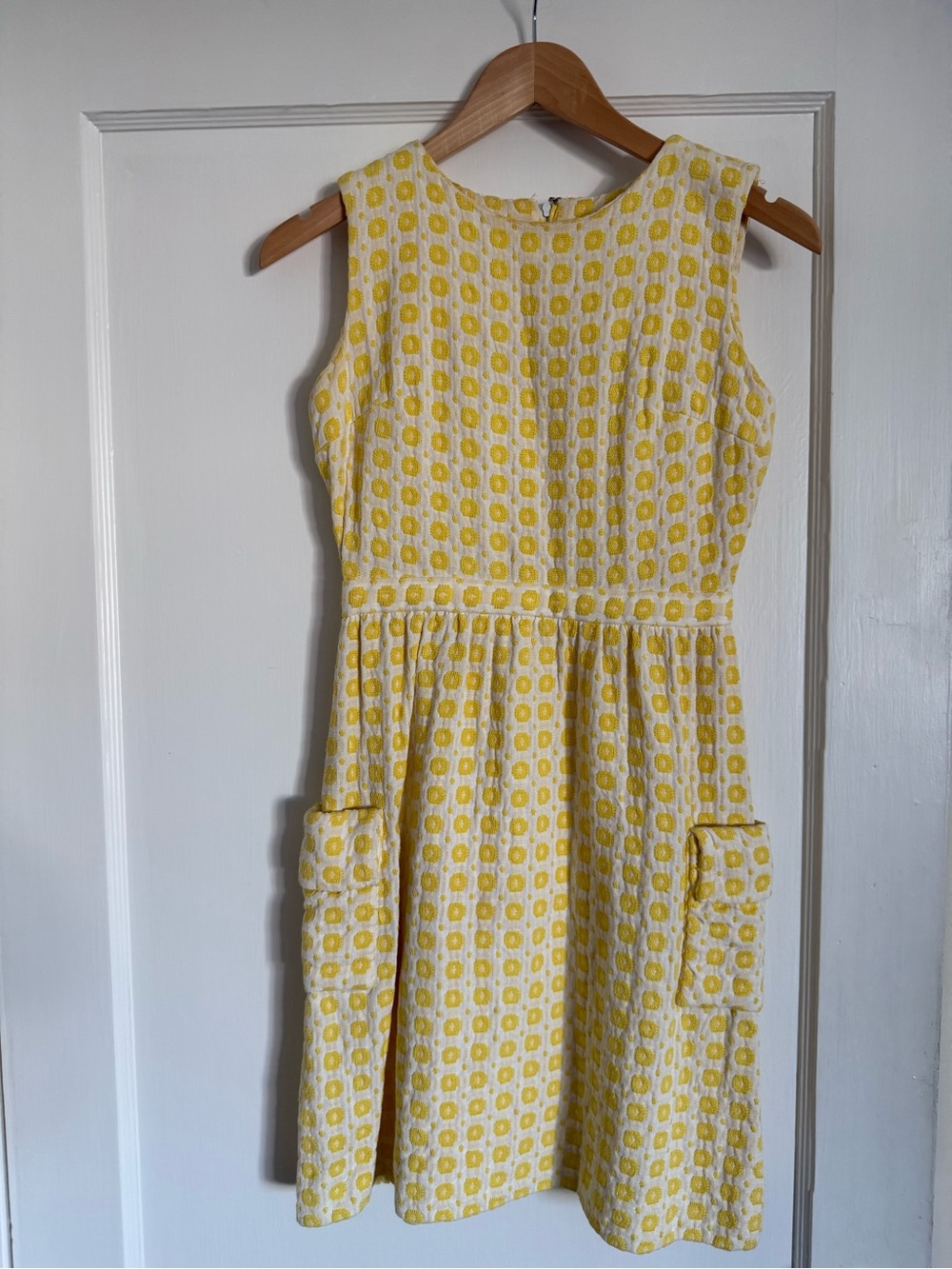 Sweet vintage sundress in yellow and creamTextured fabric